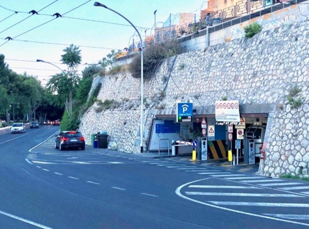 Piazza Martiri Rooms Cagliari Ngoại thất bức ảnh