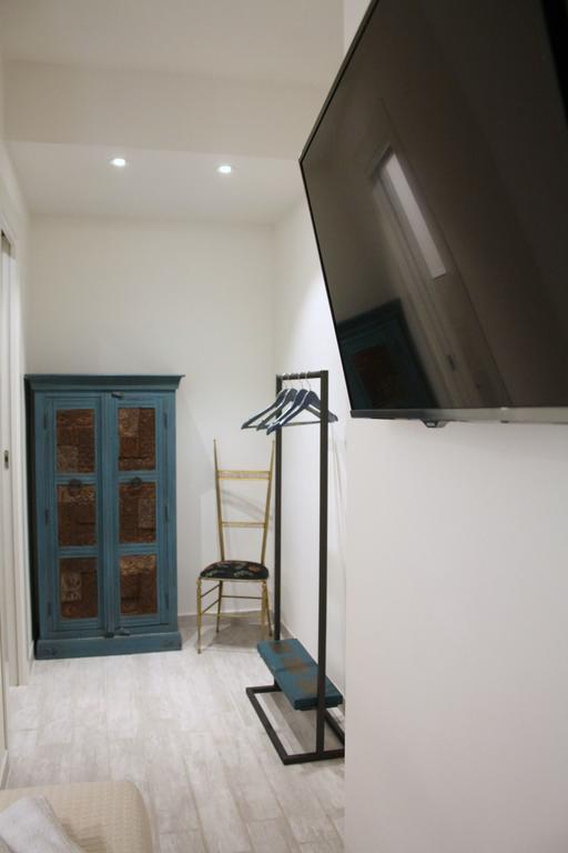 Piazza Martiri Rooms Cagliari Phòng bức ảnh