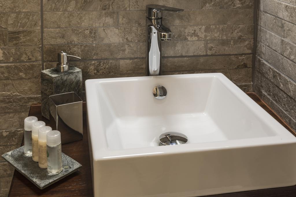 Piazza Martiri Rooms Cagliari Ngoại thất bức ảnh