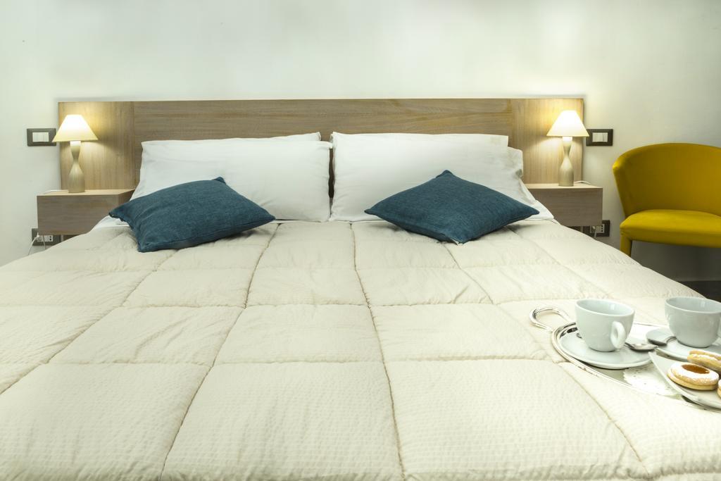 Piazza Martiri Rooms Cagliari Phòng bức ảnh